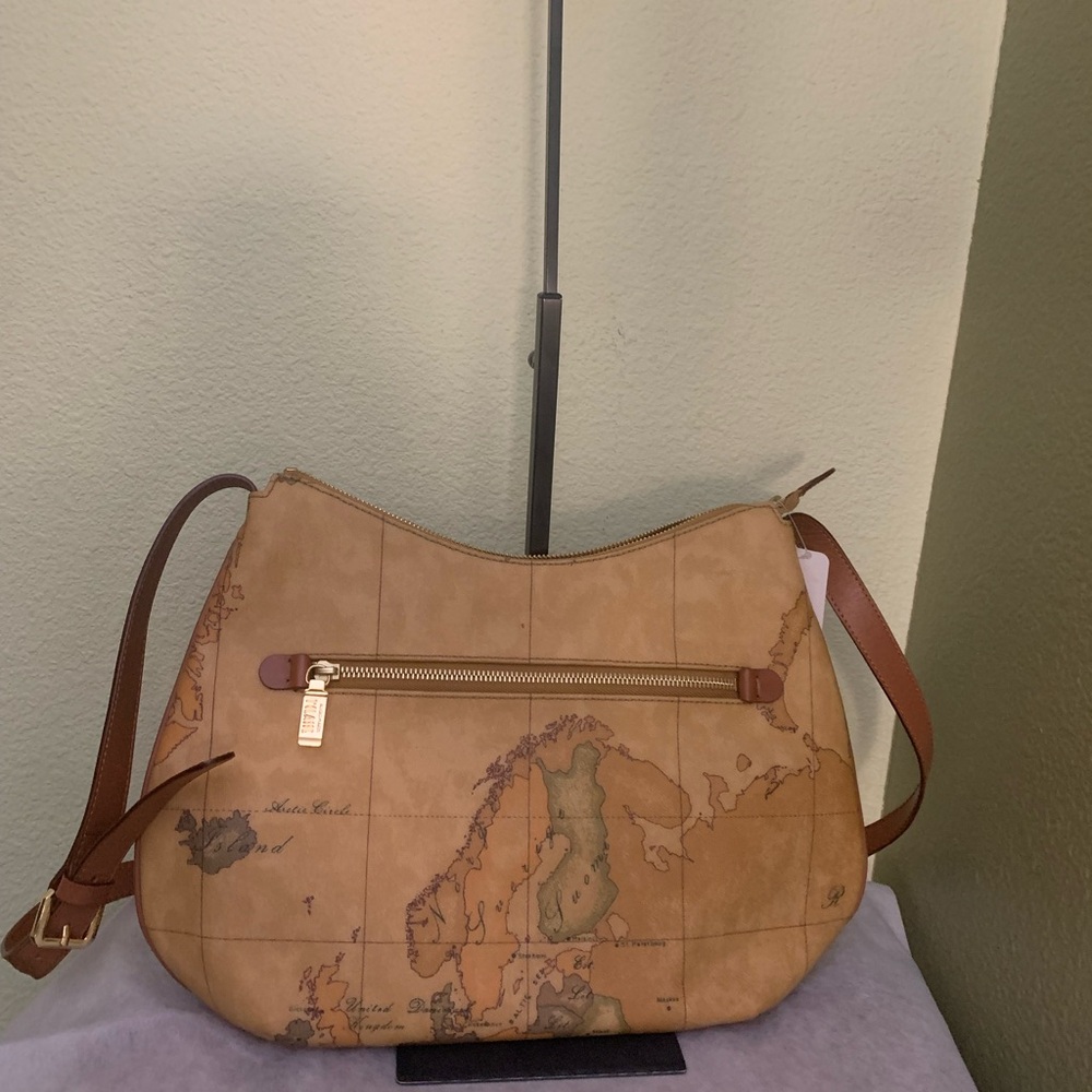 Martin Alviero Stylish Handbag.